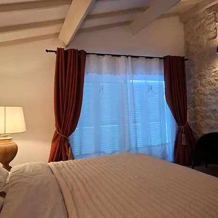 Bed & Breakfast Casa Oksana 3*